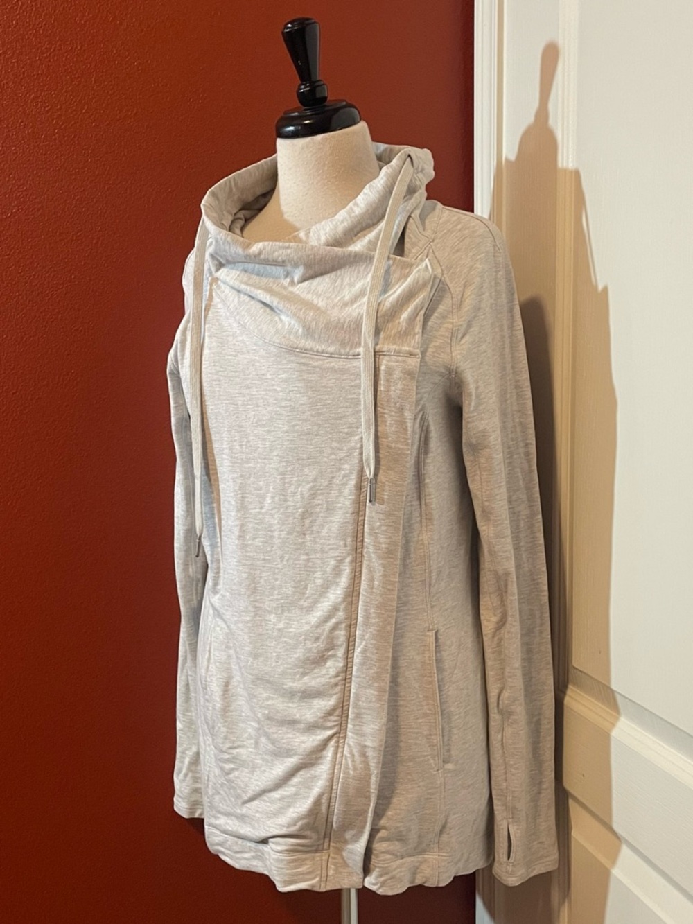 Lululemon Athletica Women’s Coast Easy Wrap Full Zip Heather Gray Sweatshirt
